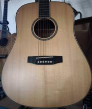 KYTARY ZE SHOWROOMU 833 MASIV TOP SN