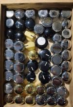 SADA KOVOVÝCH KNOBŮ