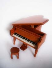 MINI GRAND PIANO NATURAL NO.2